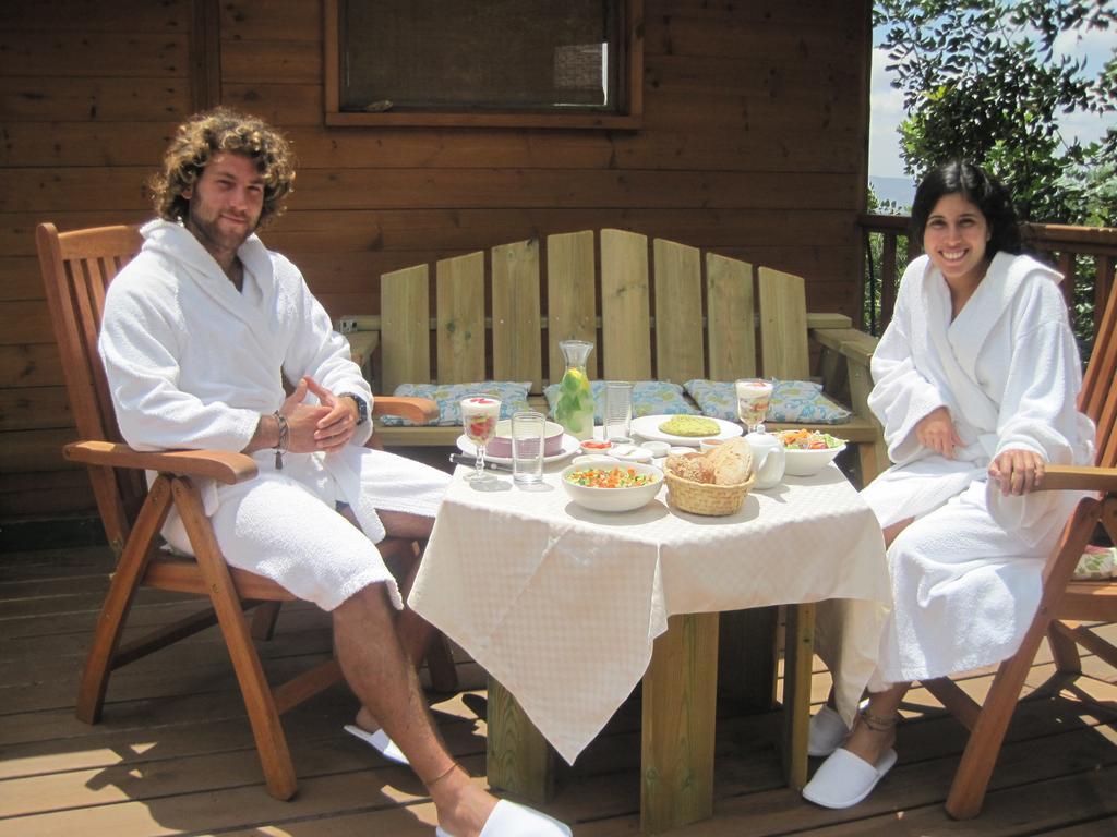 Spa In The Woods - B&B In Amirim Rum bild